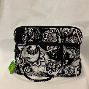 Vera Bradley Zip Around Midnight Paisley New without Tags tags.
